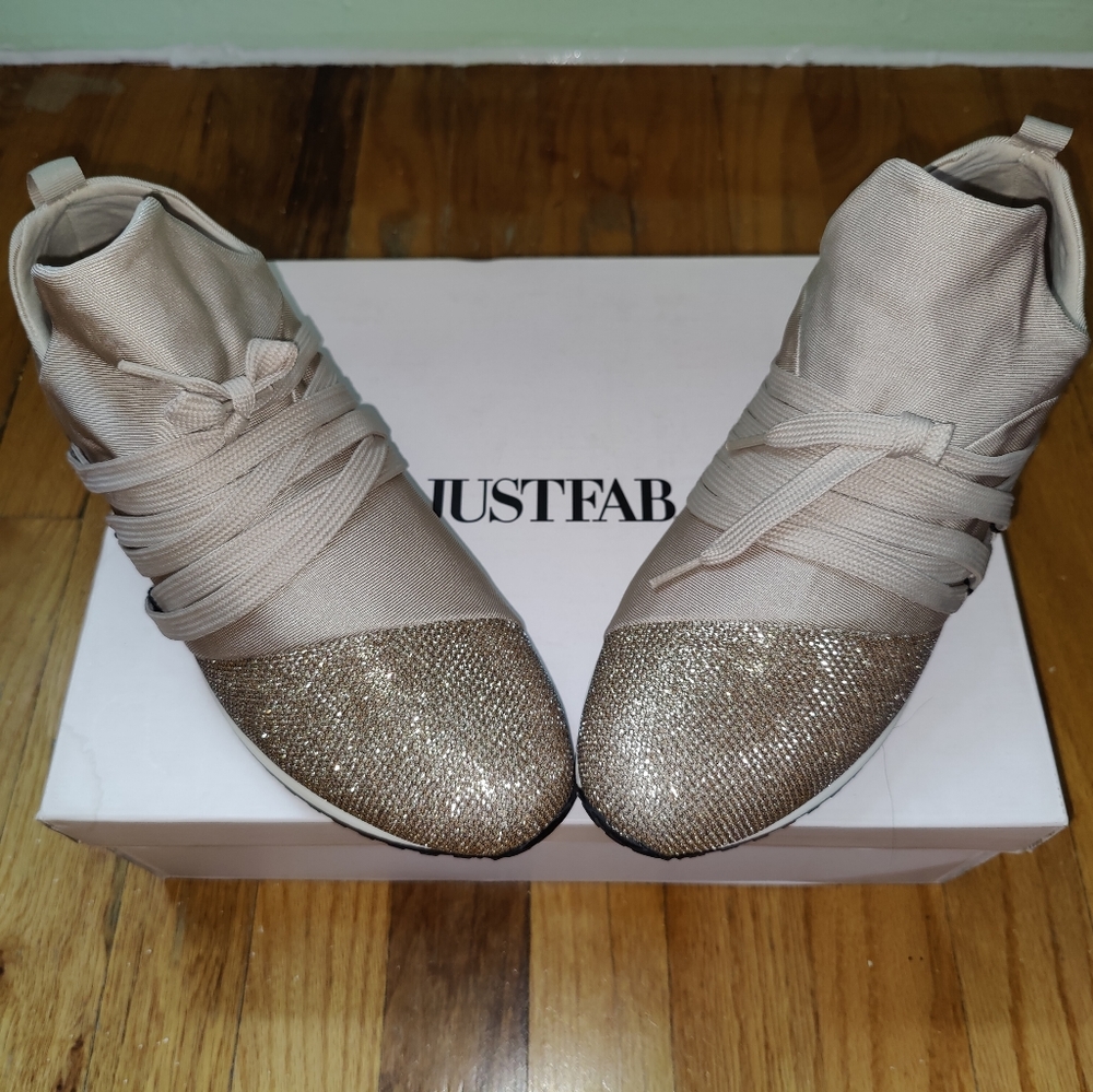 JustFab Velinda Sneaker - Lt Grey